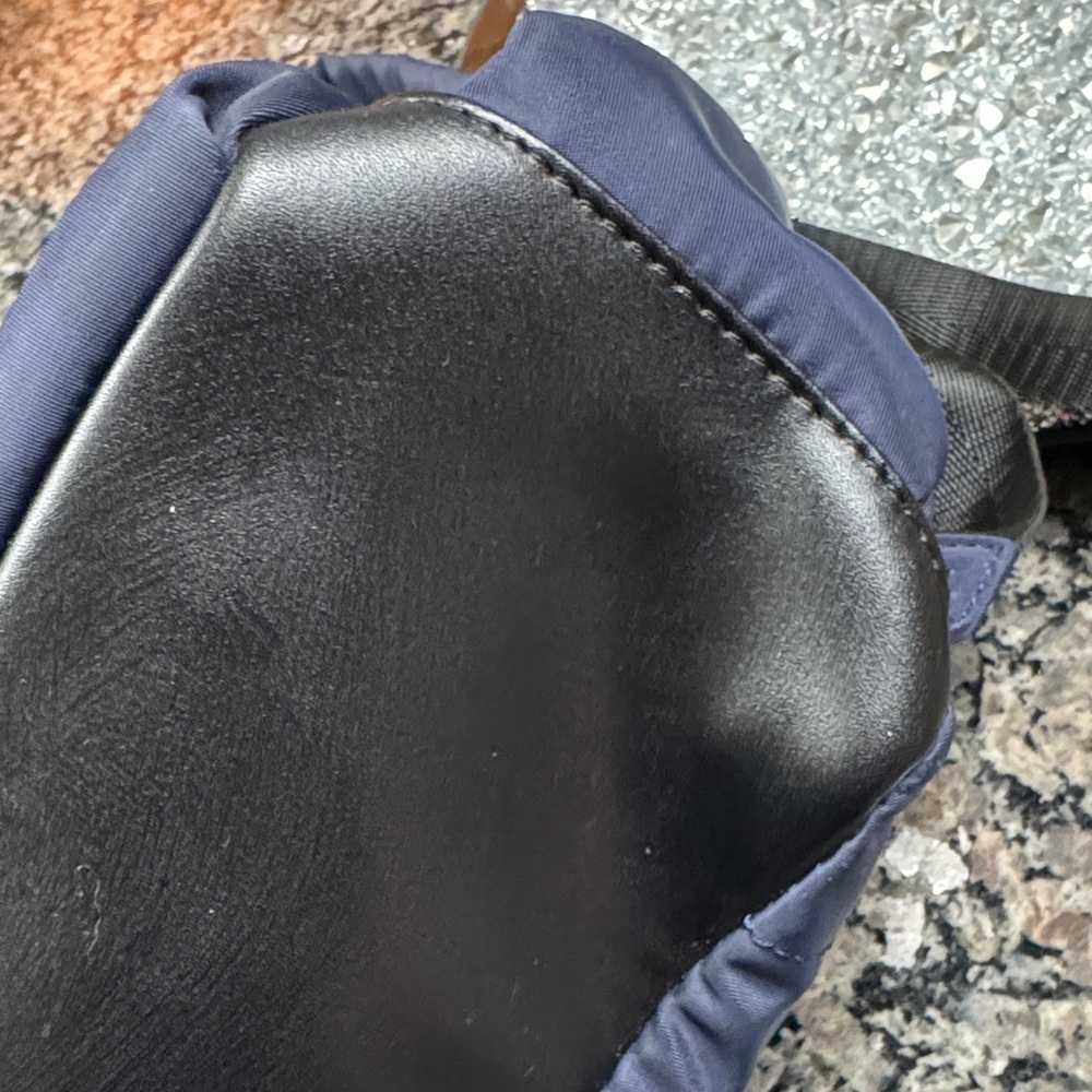 Ellen Tracy Navy Nylon Backpack with Gold Hardware EUC - Picture 11 of 17
